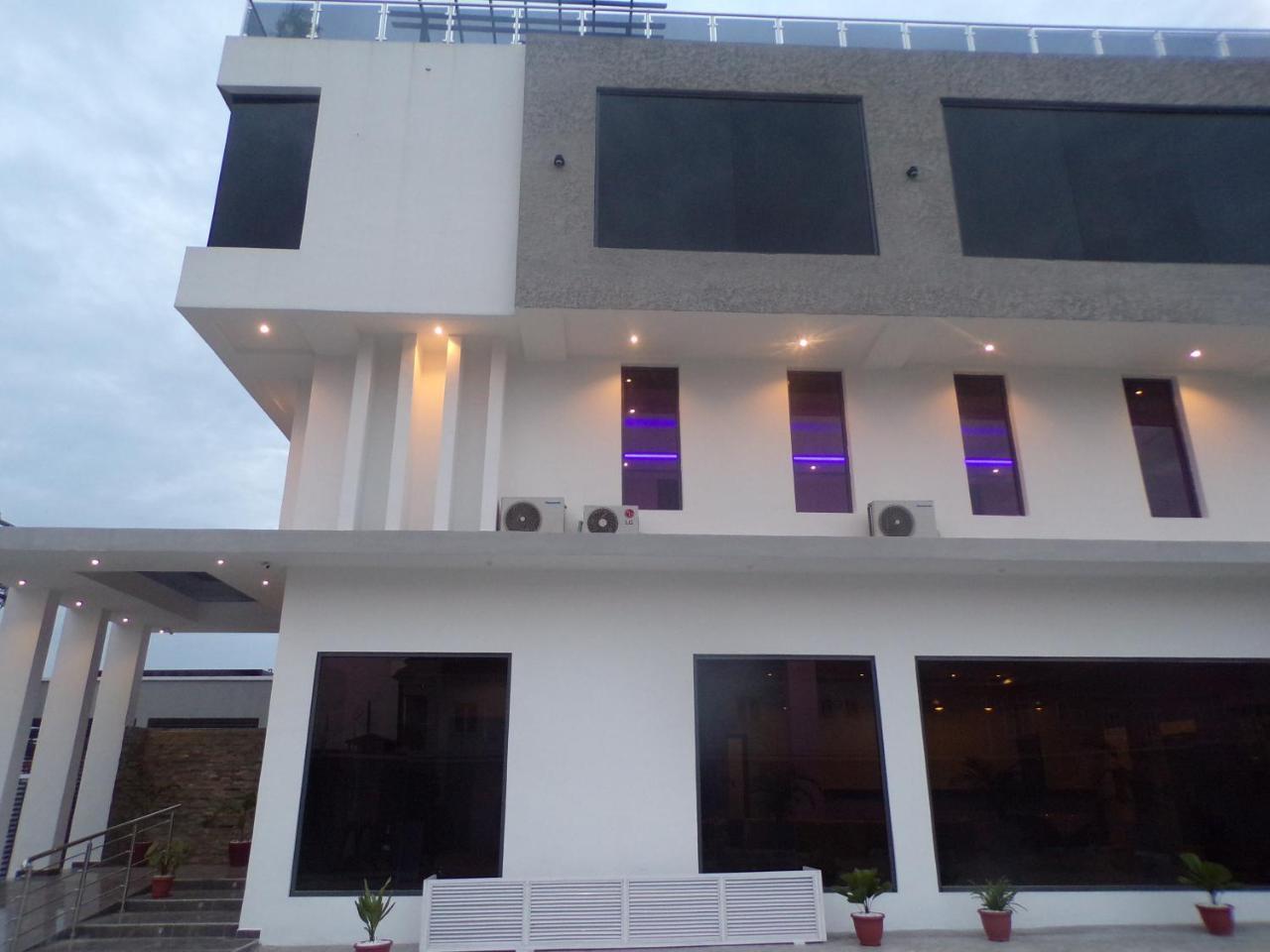 The Mayhill Lekki Exterior foto